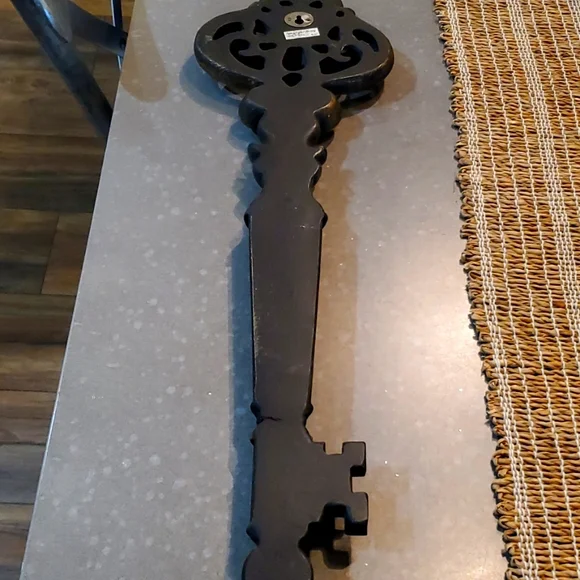 Key - Picture 2 of 4